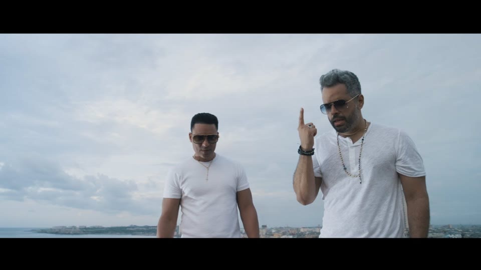 Miniatura del videoclip La Luz de Tu Mirada (bachata) · Daniel Santacruz y Rey Chávez